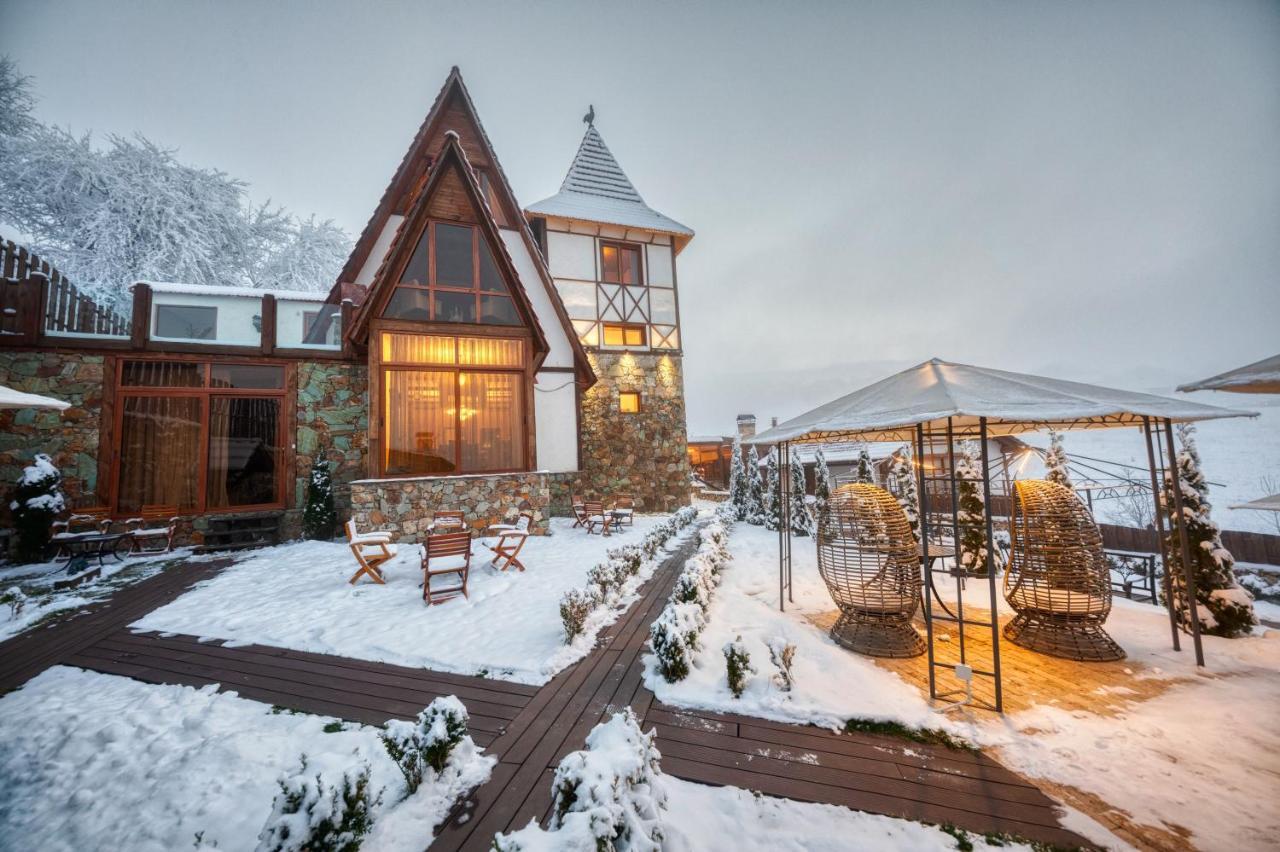 Alpine Castle Hotel Dilijan Exterior foto